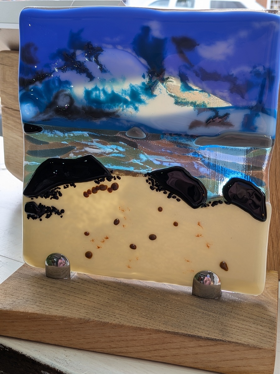 Mara Amore glass art commission