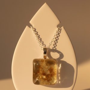 'Irish Gold' glass pendant