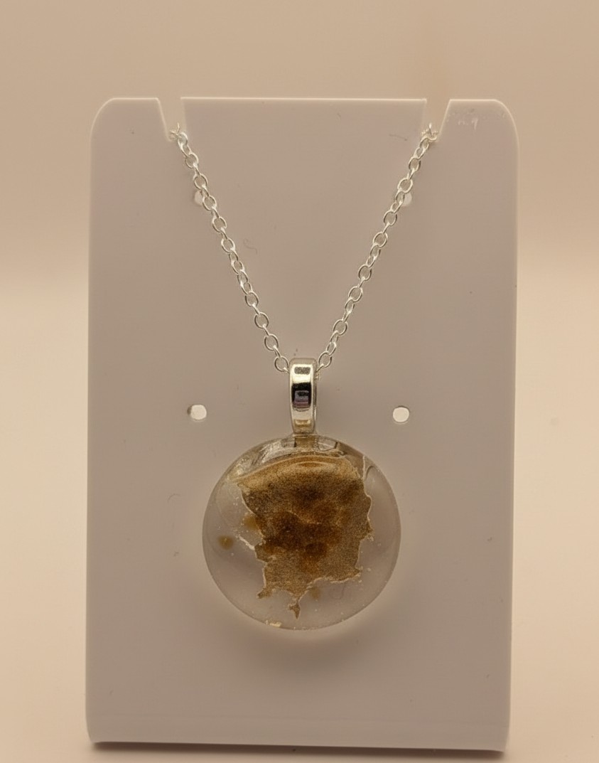 'Irish Gold' glass pendant