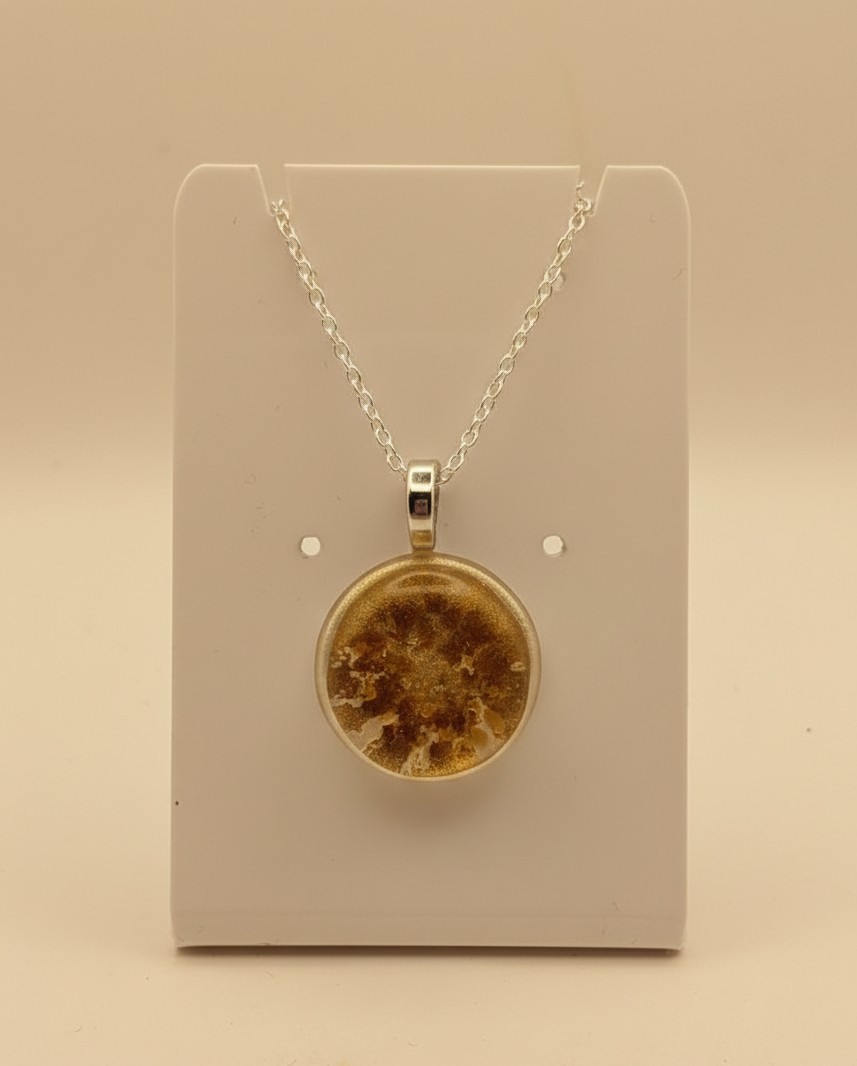'Irish Gold' glass pendant