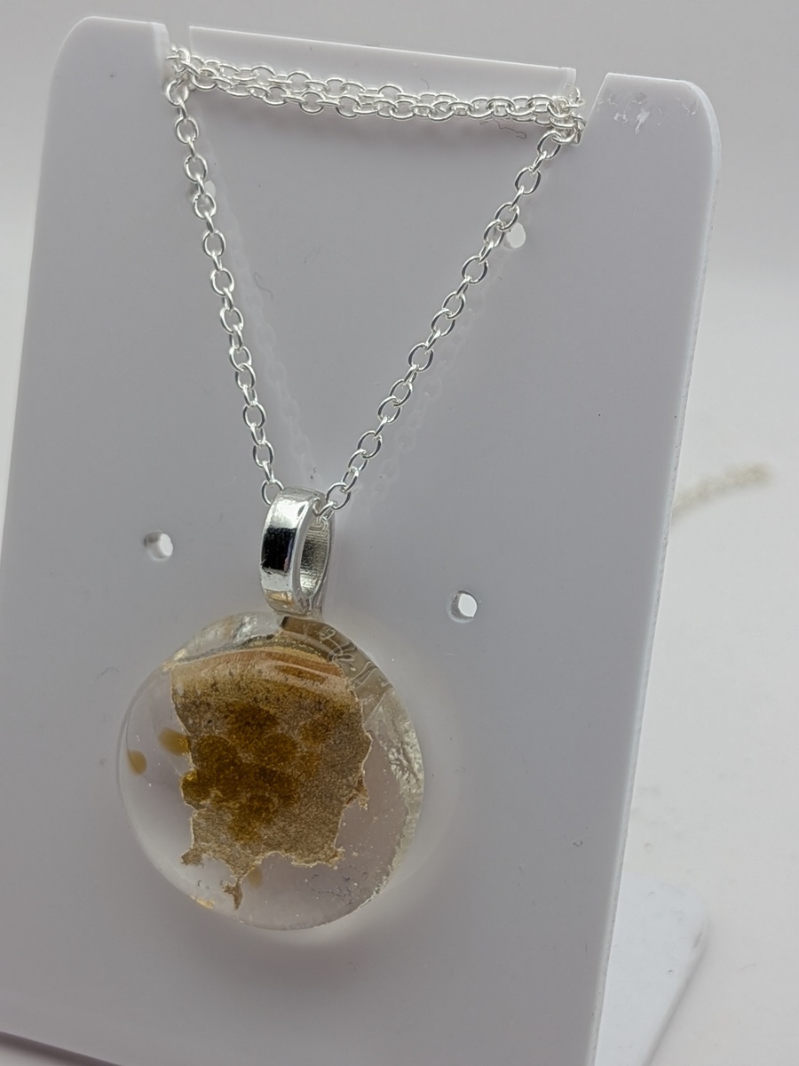 'Irish Gold' glass pendant